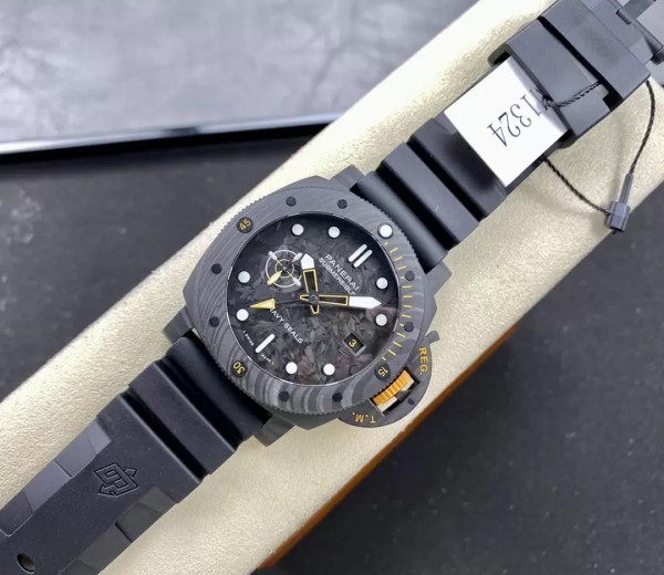 VS공장 파네라이 섭머저블 GMT 카보테크 42mm PAM01324