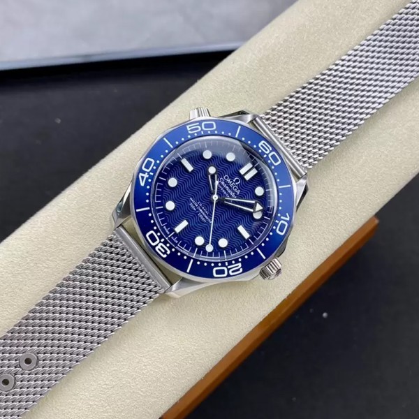 VS공장 오메가 씨마스터 다이버 300M 제임스 본드 탄생 60주년 기념 42mm 210.30.42.20.03.002