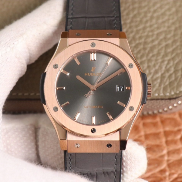 WWF공장 위블로 클래식 퓨전 로즈골드 레이싱 그레이 다이얼 러버 스트랩 45mm 511.OX.7081.LR