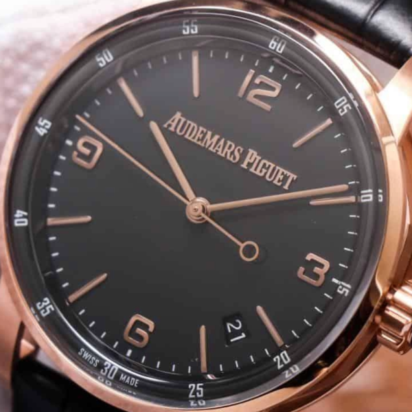 TNK공장 오데마피게 CODE 11.59 블랙 다이얼 로즈골드 블랙 가죽 스트랩 41mm 15210OR