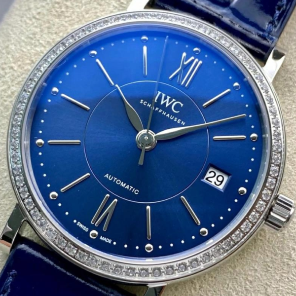 V7공장 IWC 포르토피노 레이디 다이아베젤 실버 블루 다이얼 레더 스트랩 37mm IW458111