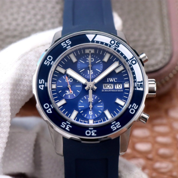 IWS공장 IWC 아쿠아타이머 마린 크로노그래프 블루 다이얼 44mm 러버 스트랩 IW376711