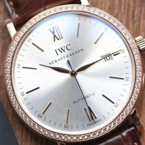 V7공장 IWC 포르토피노 다이아베젤 로즈골드 화이트 다이얼 레더 스트랩 40mm IW356515
