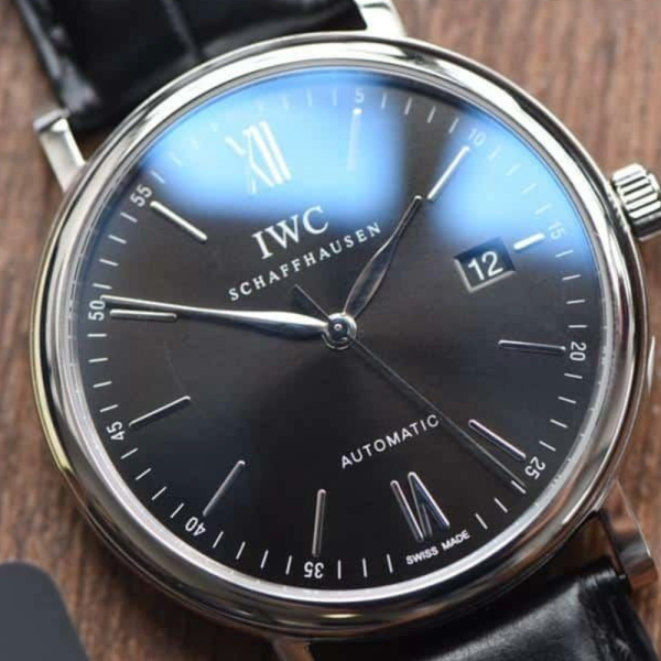 V7공장 IWC 포르토피노 화이트골드 블랙 다이얼 레더 스트랩 40mm IW356502