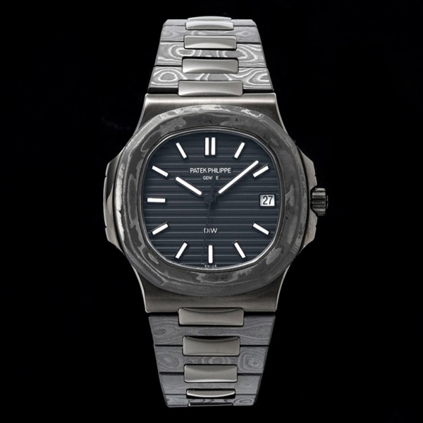 DIW공장 파텍필립 노틸러스 블랙 다이얼 카본 커스텀  40mm 5711