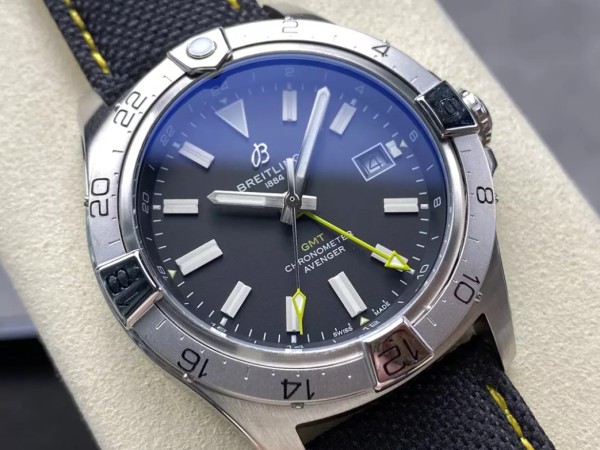 BLS공장 브라이틀링 어벤저 오토매틱 GMT 베스트 에디션 블랙 다이얼 나일론 스트랩 44mm