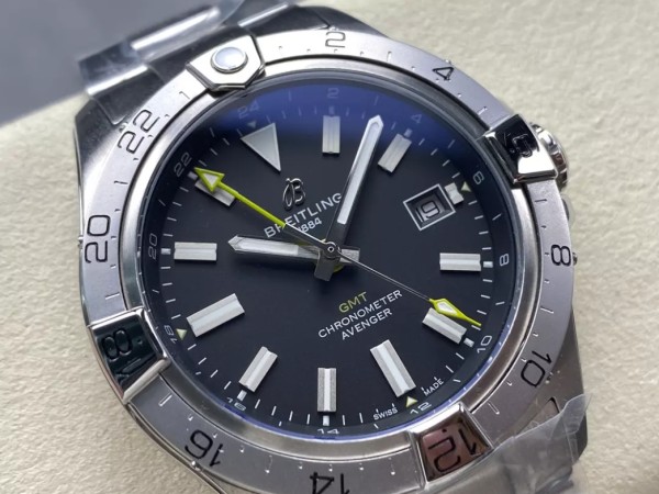 BLS공장 브라이틀링 어벤저 오토매틱 GMT 베스트 에디션 블랙 다이얼 SS 브레이슬릿 44mm